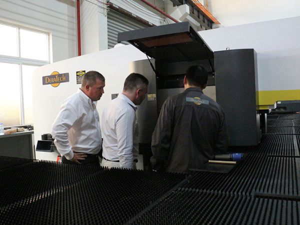 Máquinas CNC para trabajar metales aceptadas por el Reino Unido