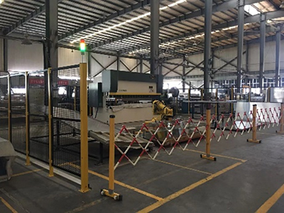 La unidad de doblado robótico mejora la calidad y la eficiencia en la industria de paneles de aluminio